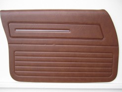 HOLDEN HZ KINGSWOOD FRONT DOOR TRIM SET TAN 67V (METAL TOP EXCHANGE)