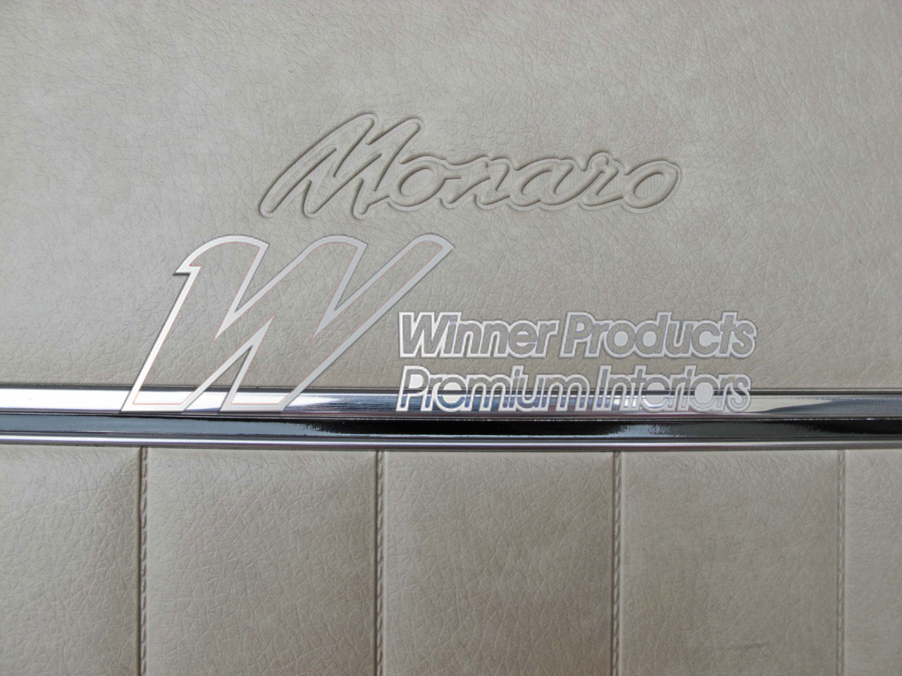 Holden Monaro HG Monaro GTS Coupe 18Y Sandalwood & Black & Houndstooth Door Trims (Image 3 of 3)