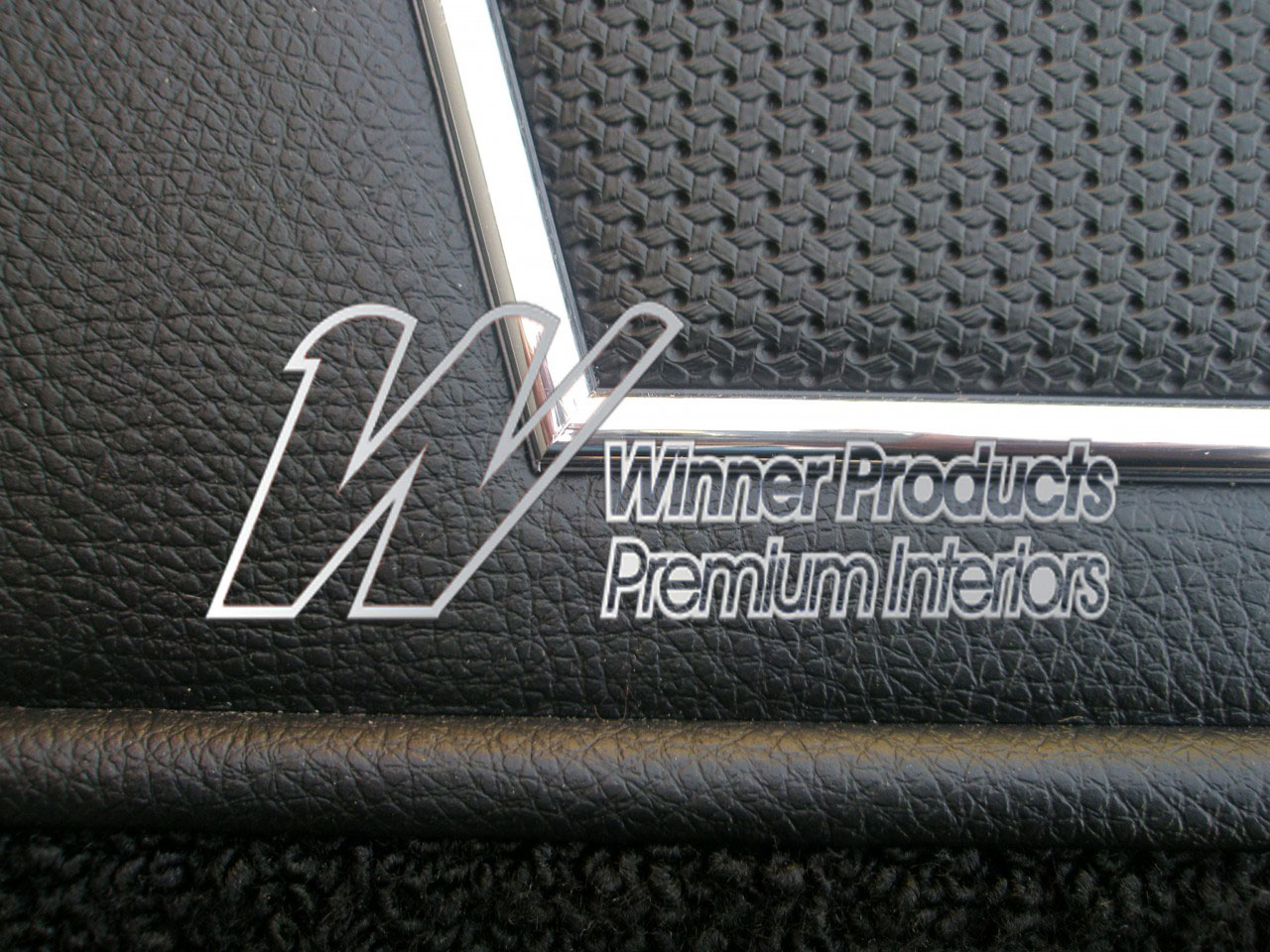 Holden Monaro HT Monaro GTS Coupe 10Z Black & Houndstooth Door Trims (Image 3 of 4)