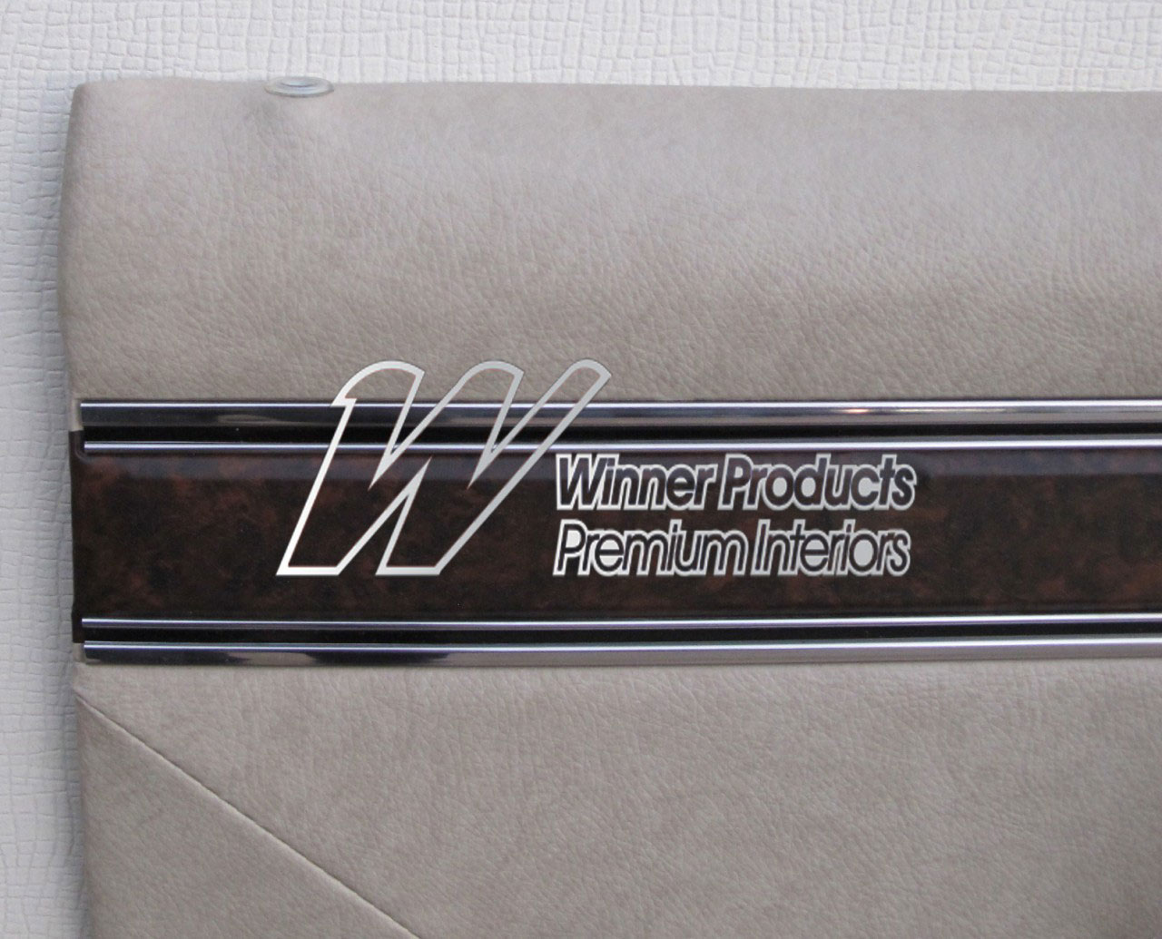 Holden Brougham HG Brougham Sedan 18N Sandalwood Door Trims (Image 5 of 8)