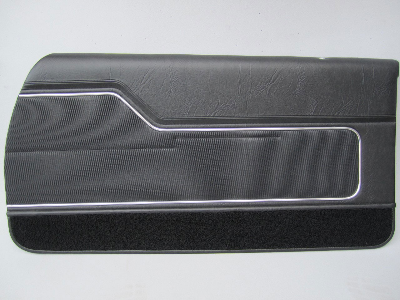 Holden Monaro HJ Monaro GTS Coupe 18V Slate Black Door Trims (Image 1 of 15)
