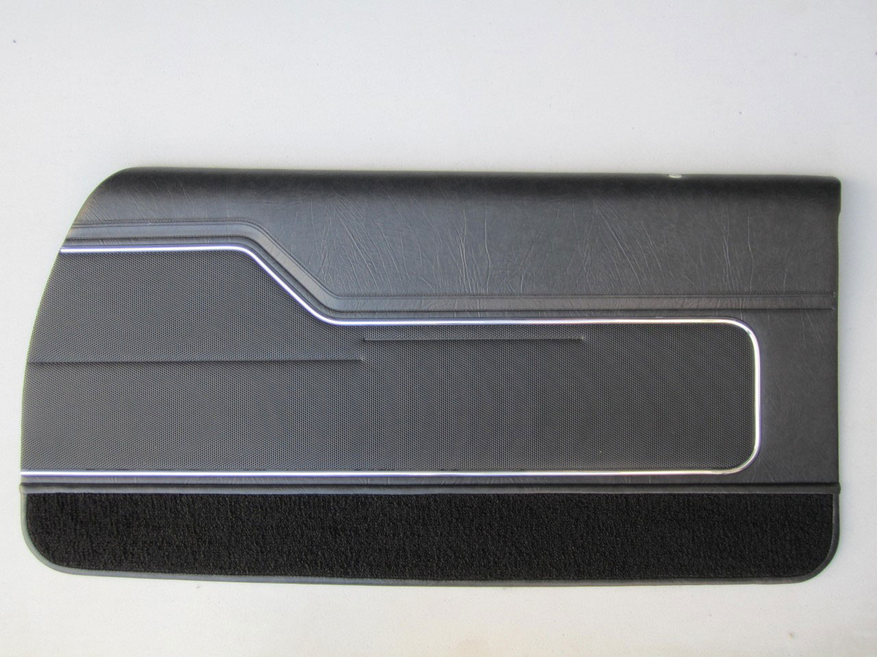 Holden Monaro HJ Monaro GTS Coupe 18V Slate Black Door Trims (Image 11 of 15)