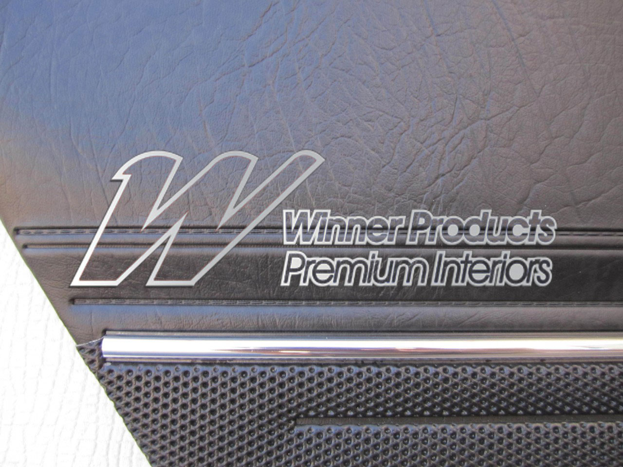 Holden Monaro HJ Monaro GTS Sedan 18V Slate Black Door Trims (Image 11 of 17)