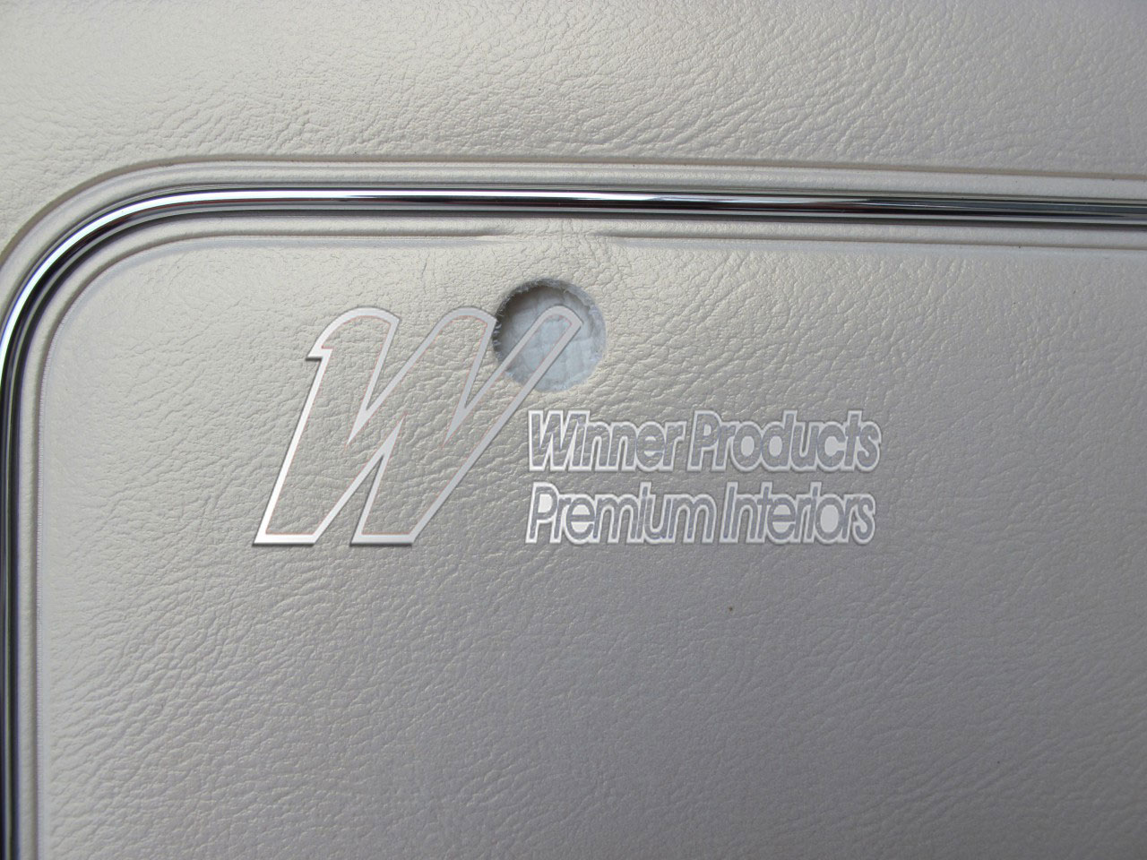 Holden Monaro HK Monaro GTS Coupe 18Y Parchment & Black Door Trims (Image 10 of 18)