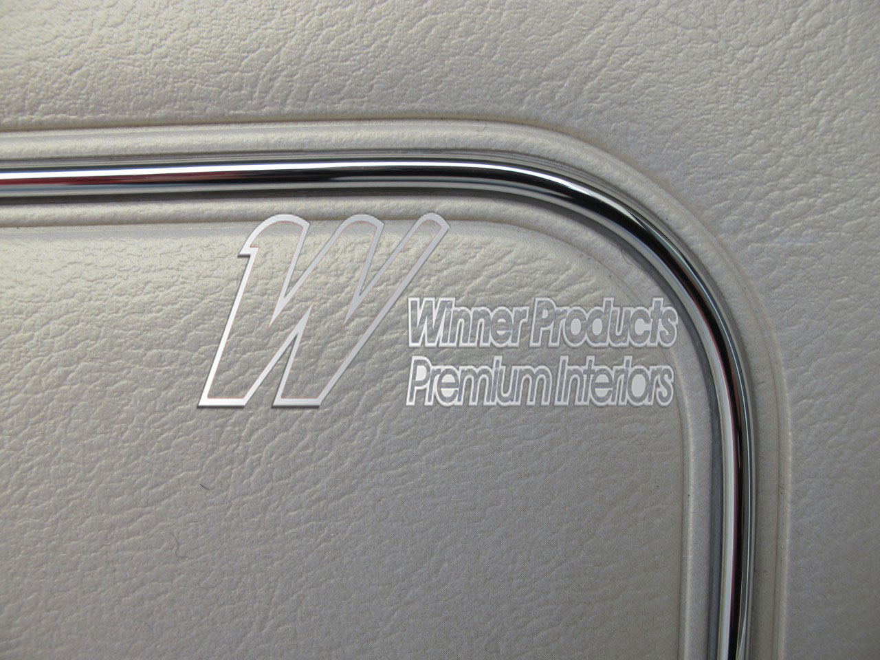 Holden Monaro HK Monaro GTS Coupe 18Y Parchment & Black Door Trims (Image 14 of 18)