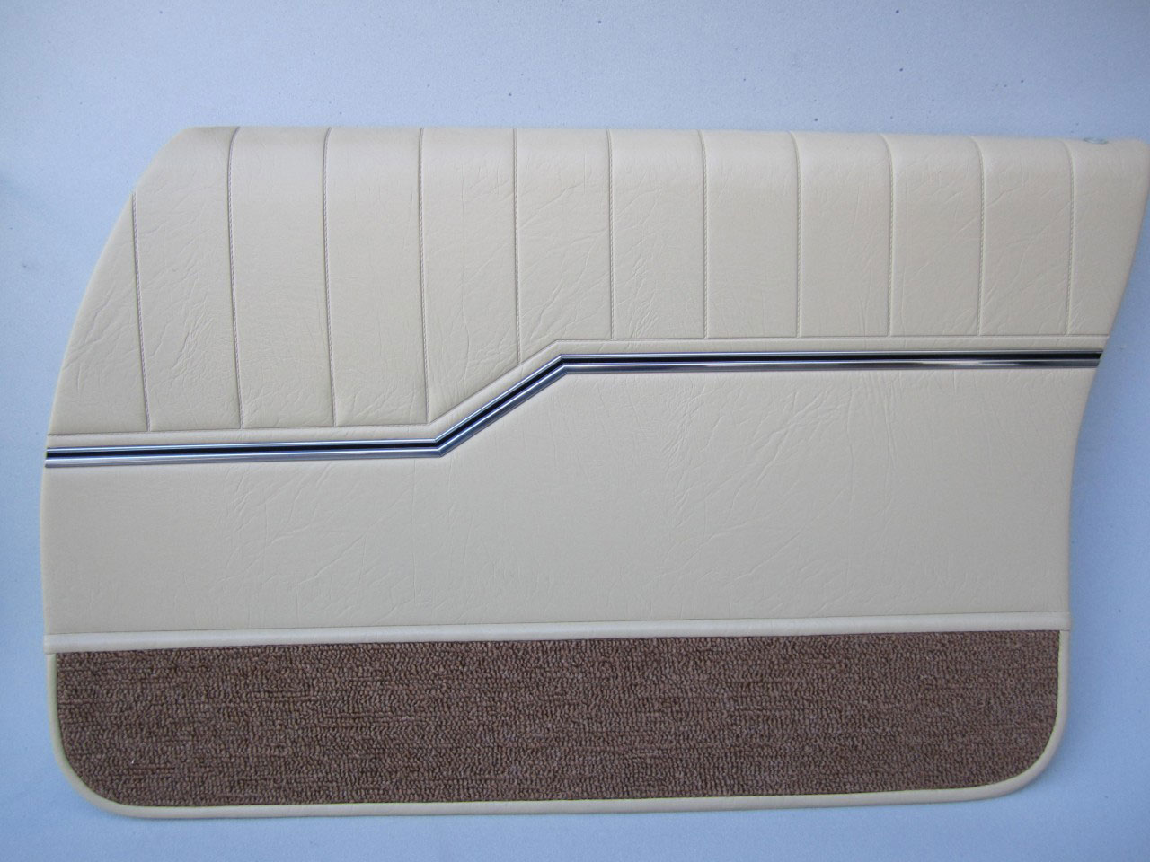 Holden Premier HQ Premier Sedan Mar73-74 38R Doeskin Door Trims (Image 1 of 2)