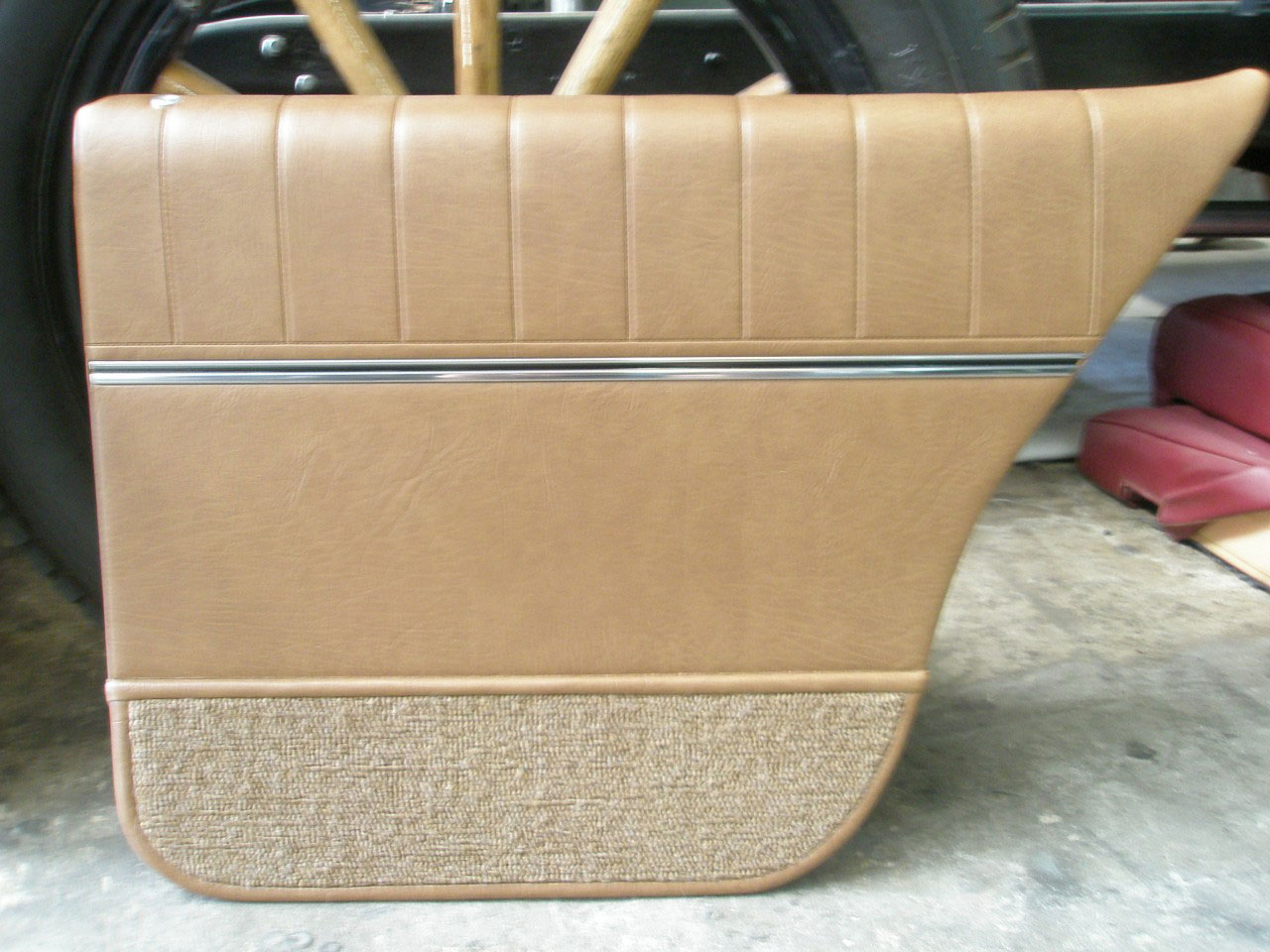 Holden Premier HQ Premier Sedan Mar73-74 39R Chestnut Door Trims (Image 3 of 4)