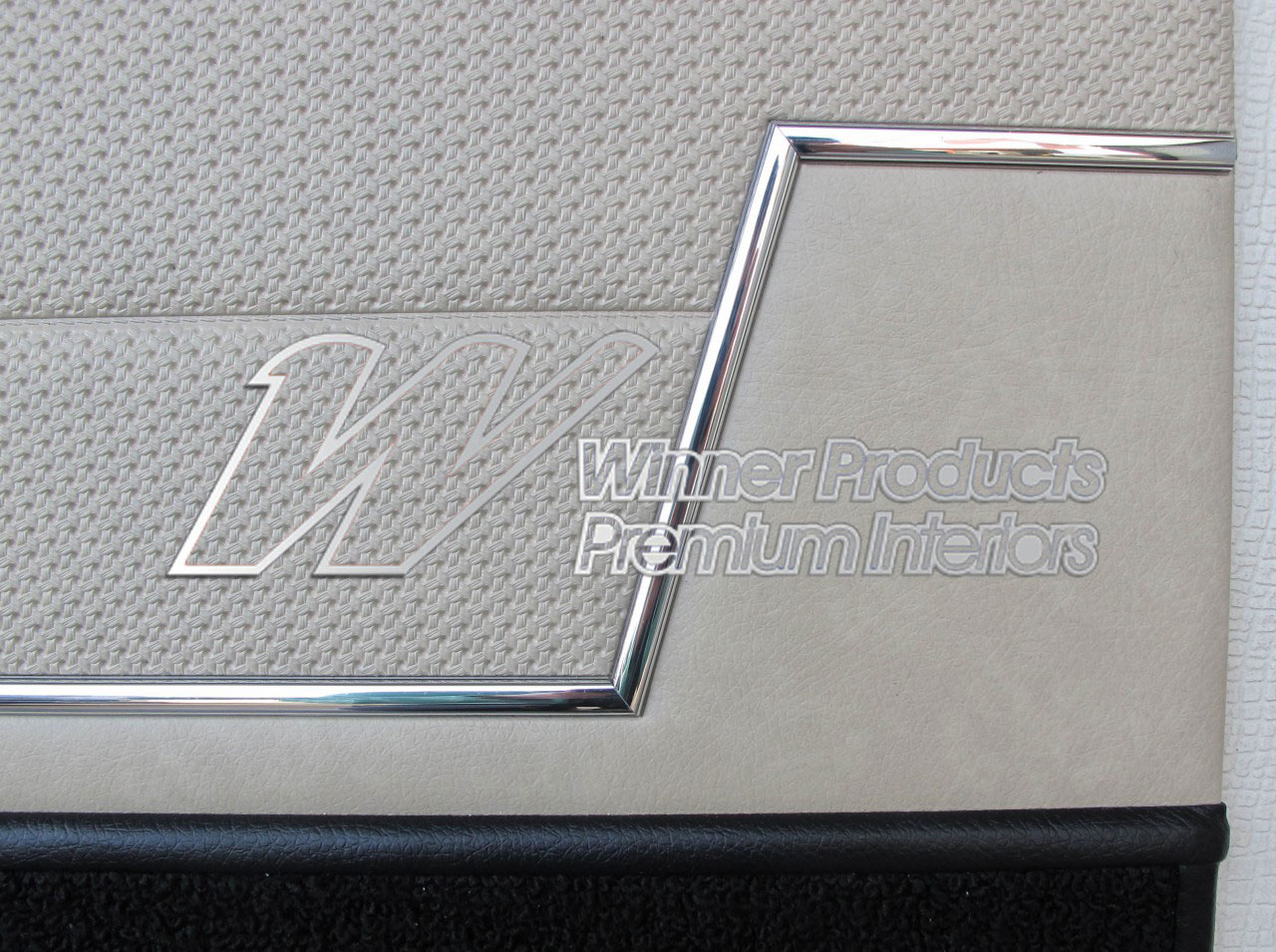 Holden Monaro HT Monaro GTS Coupe 18X Sandalwood & Black Door Trims (Image 8 of 14)