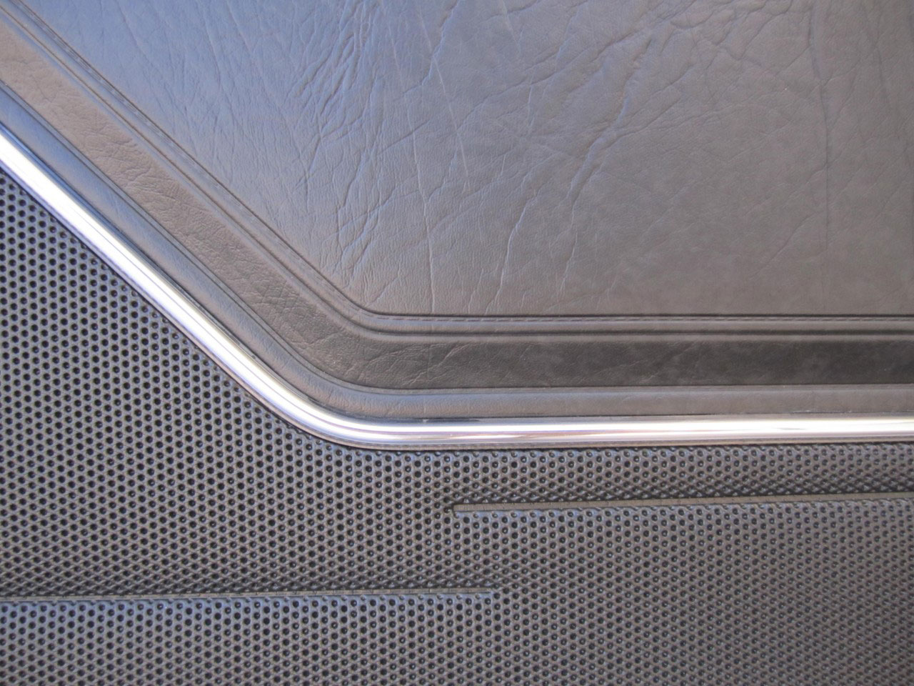 Holden Monaro HX Monaro GTS Sedan 18X Slate & Stripe Door Trims (Image 3 of 11)