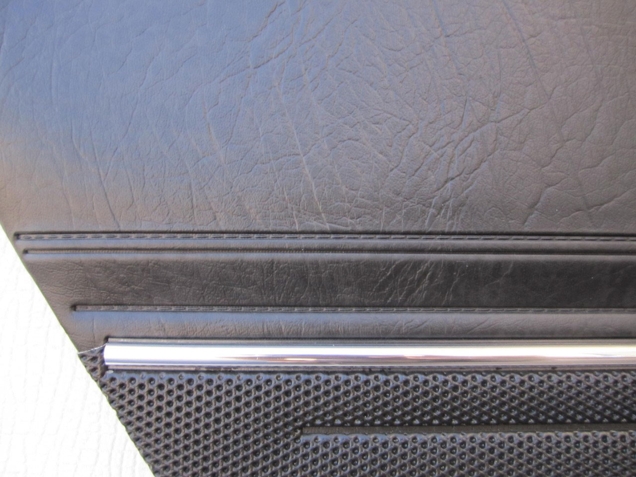 Holden Monaro HX Monaro GTS Sedan 18X Slate & Stripe Door Trims (Image 5 of 11)