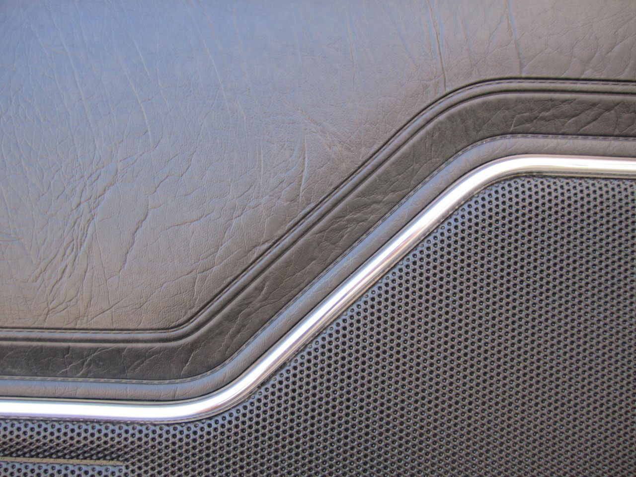 Holden Monaro HX Monaro GTS Sedan 18X Slate & Stripe Door Trims (Image 10 of 11)