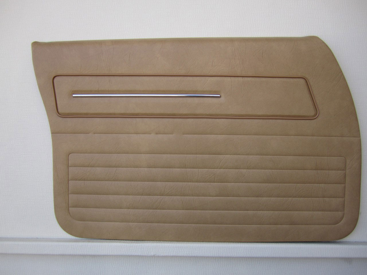 Holden Sandman HZ Sandman Panel Van 63V Buckskin Door Trims (Image 8 of 18)
