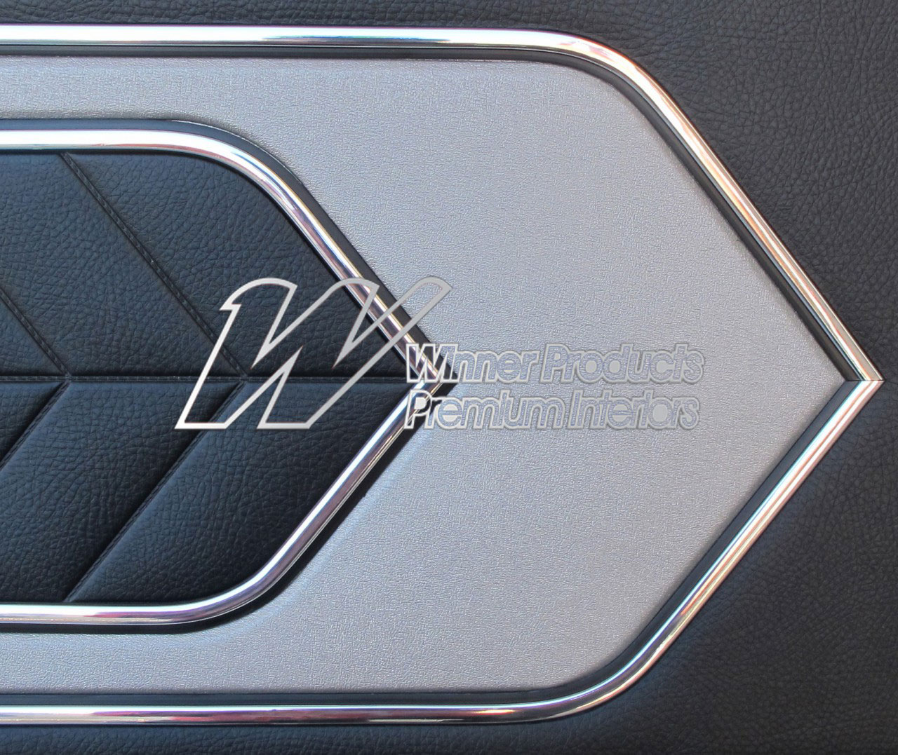 Holden Torana LC Torana GTR Coupe 40L Black & Houndstooth Door Trims (Image 6 of 50)