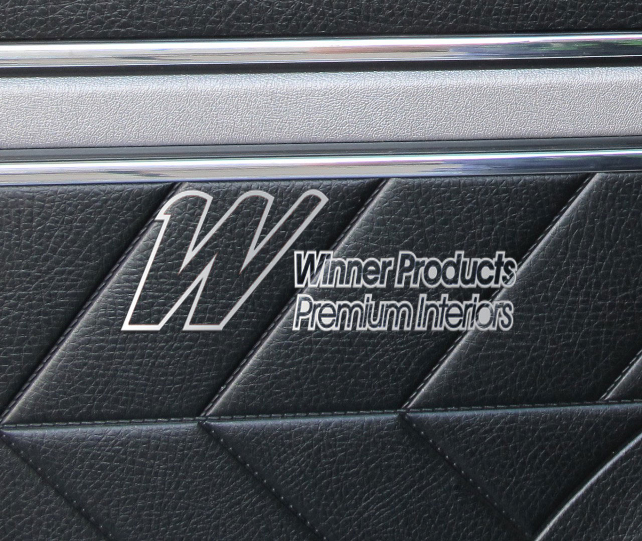 Holden Torana LC Torana GTR Coupe 40Y Black & Houndstooth Door Trims (Image 18 of 50)