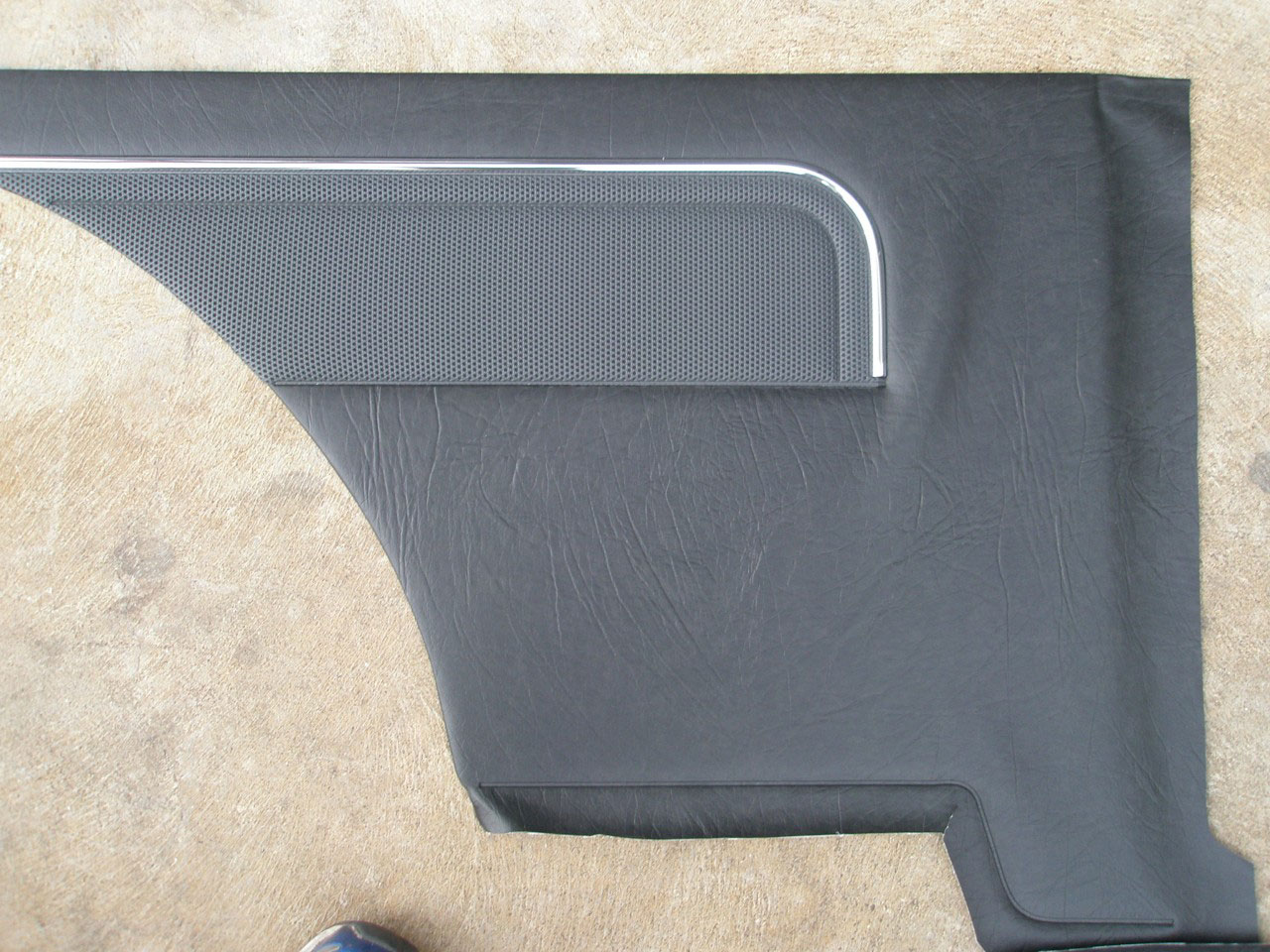 Holden Torana LX Torana SS Hatch 18V Slate Black & Printed Stripe Door Trims (Image 4 of 12)