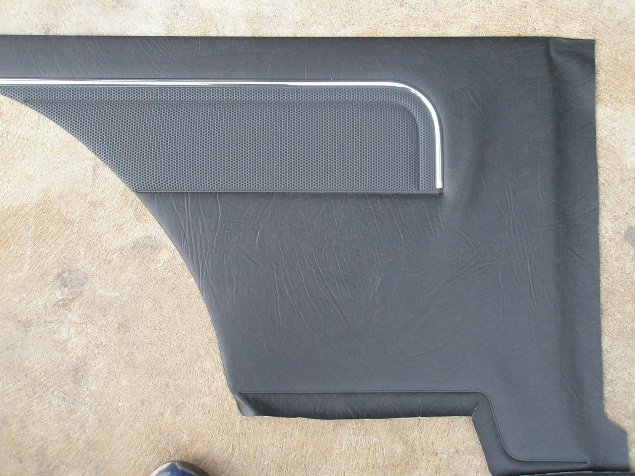 Holden Torana LX Torana SS Hatch 18V Slate Black Door Trims (Image 4 of 12)