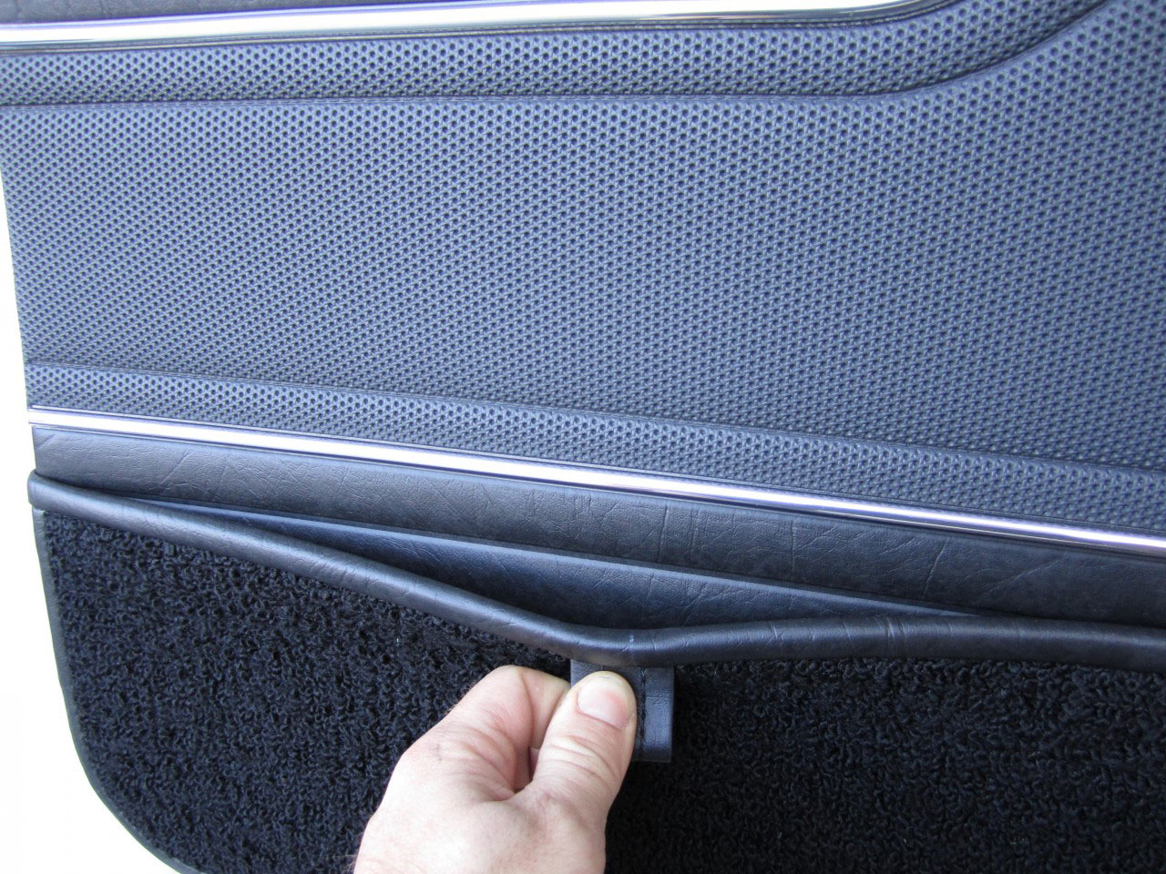 Holden Torana LX Torana SS Hatch 18V Slate Black & Printed Stripe Door Trims (Image 6 of 12)