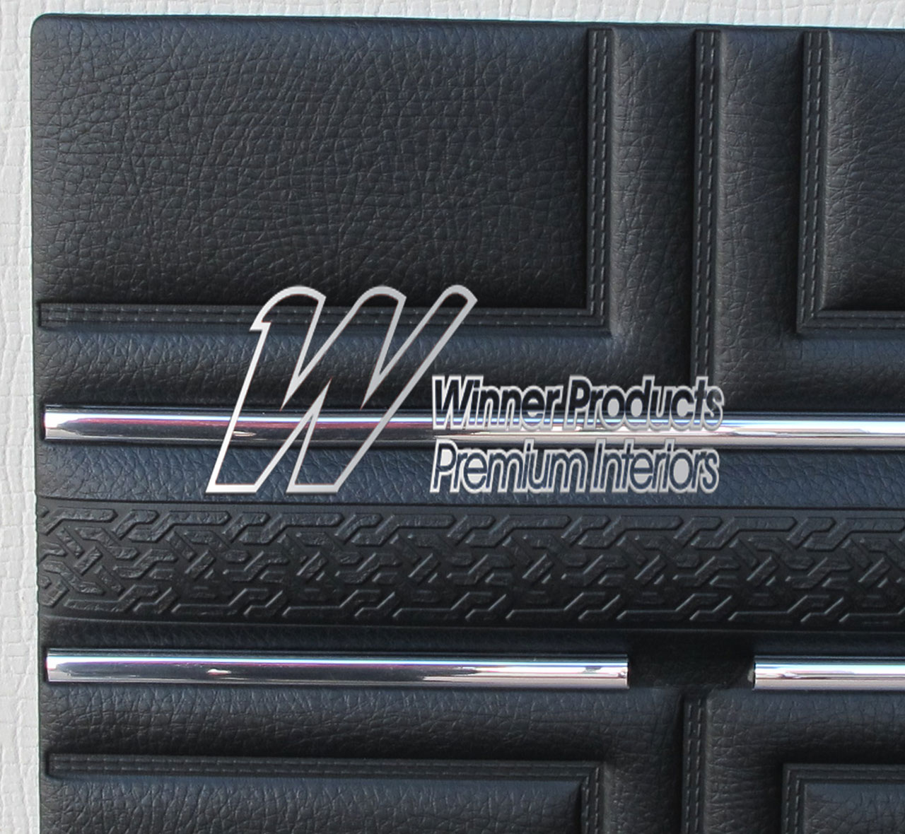 Holden Kingswood HT Kingswood Sedan 10G Black & Cloth Door Trims (Image 3 of 12)