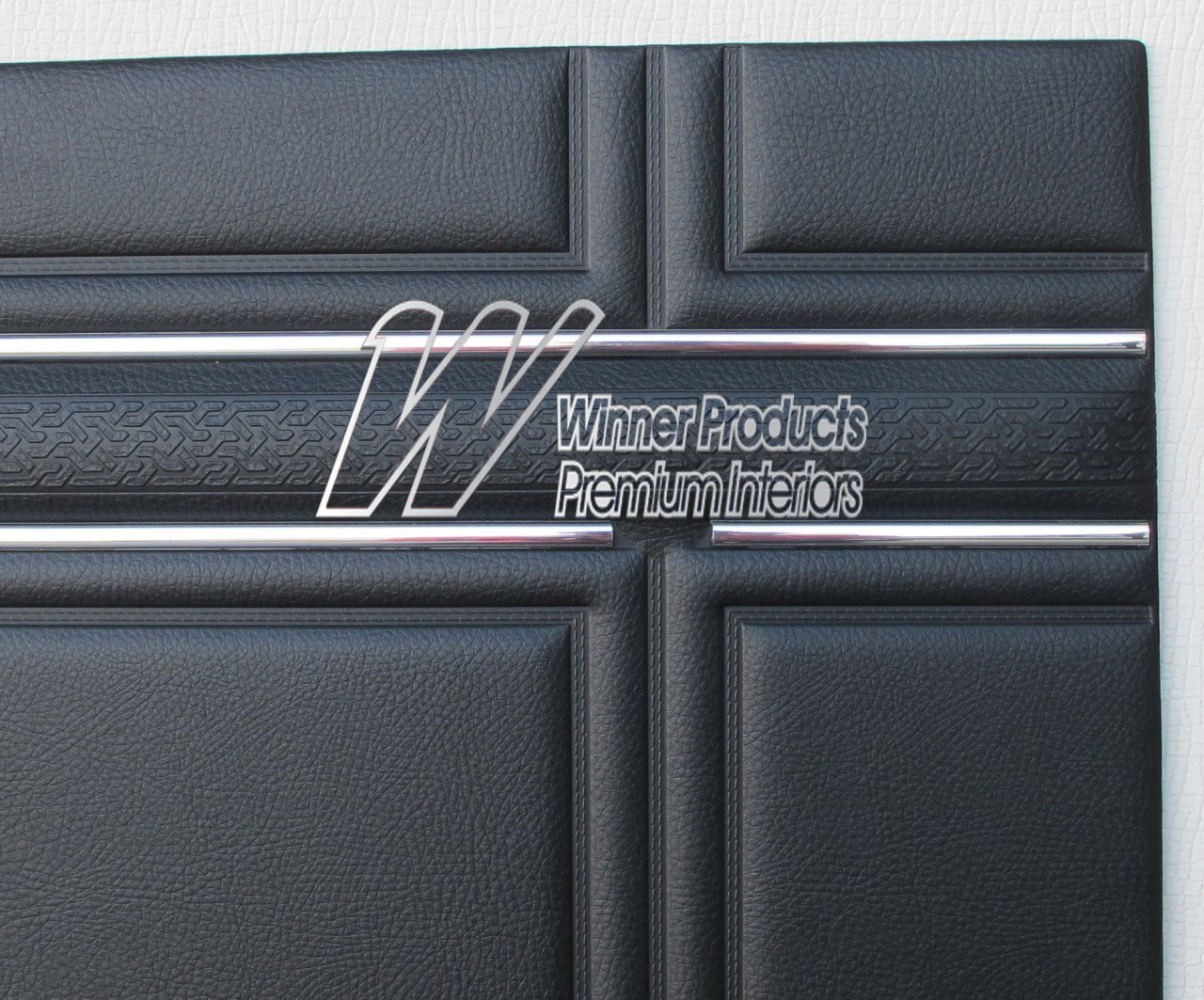 Holden Kingswood HT Kingswood Sedan 10G Black & Cloth Door Trims (Image 5 of 12)