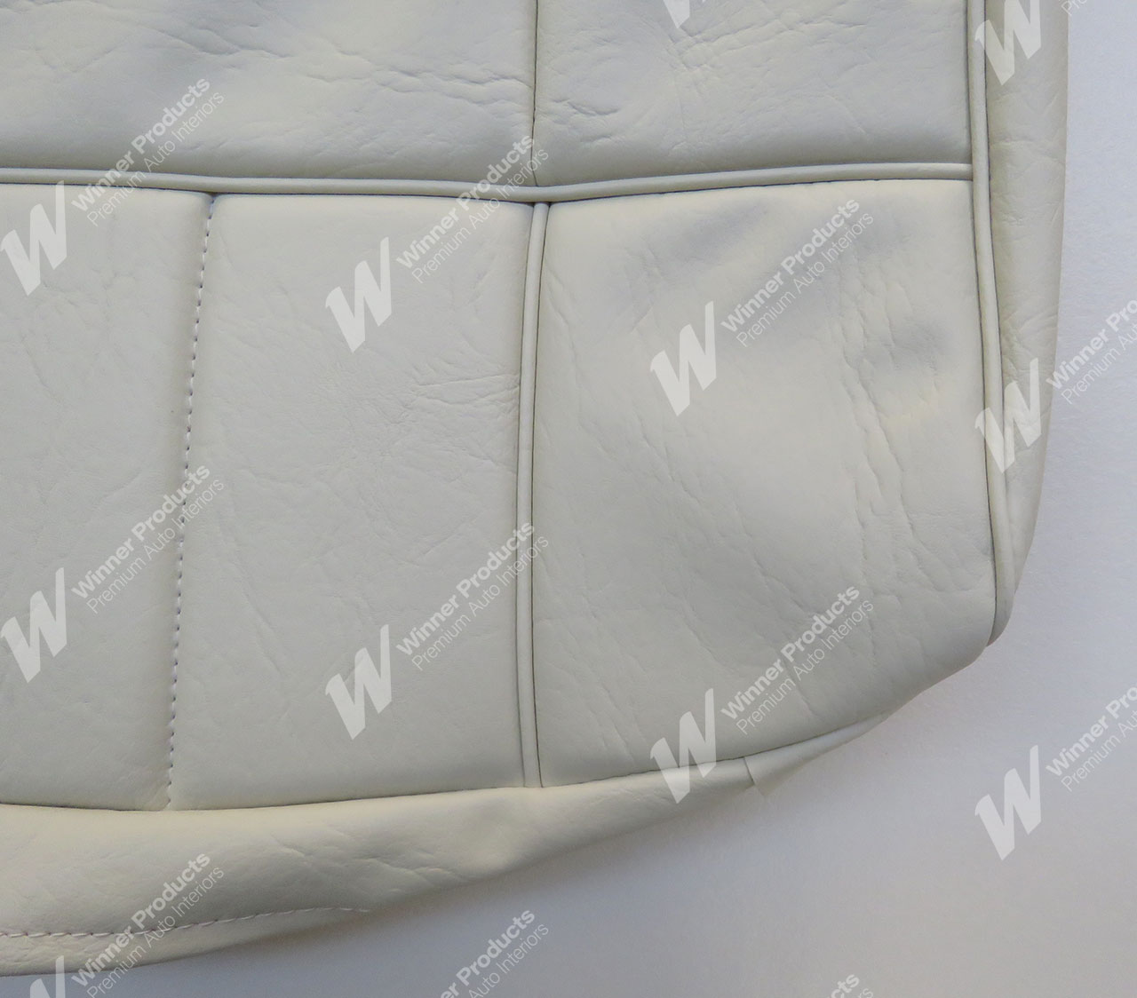 Ford GT XA GT Coupe W White Seat Covers (Image 4 of 4)