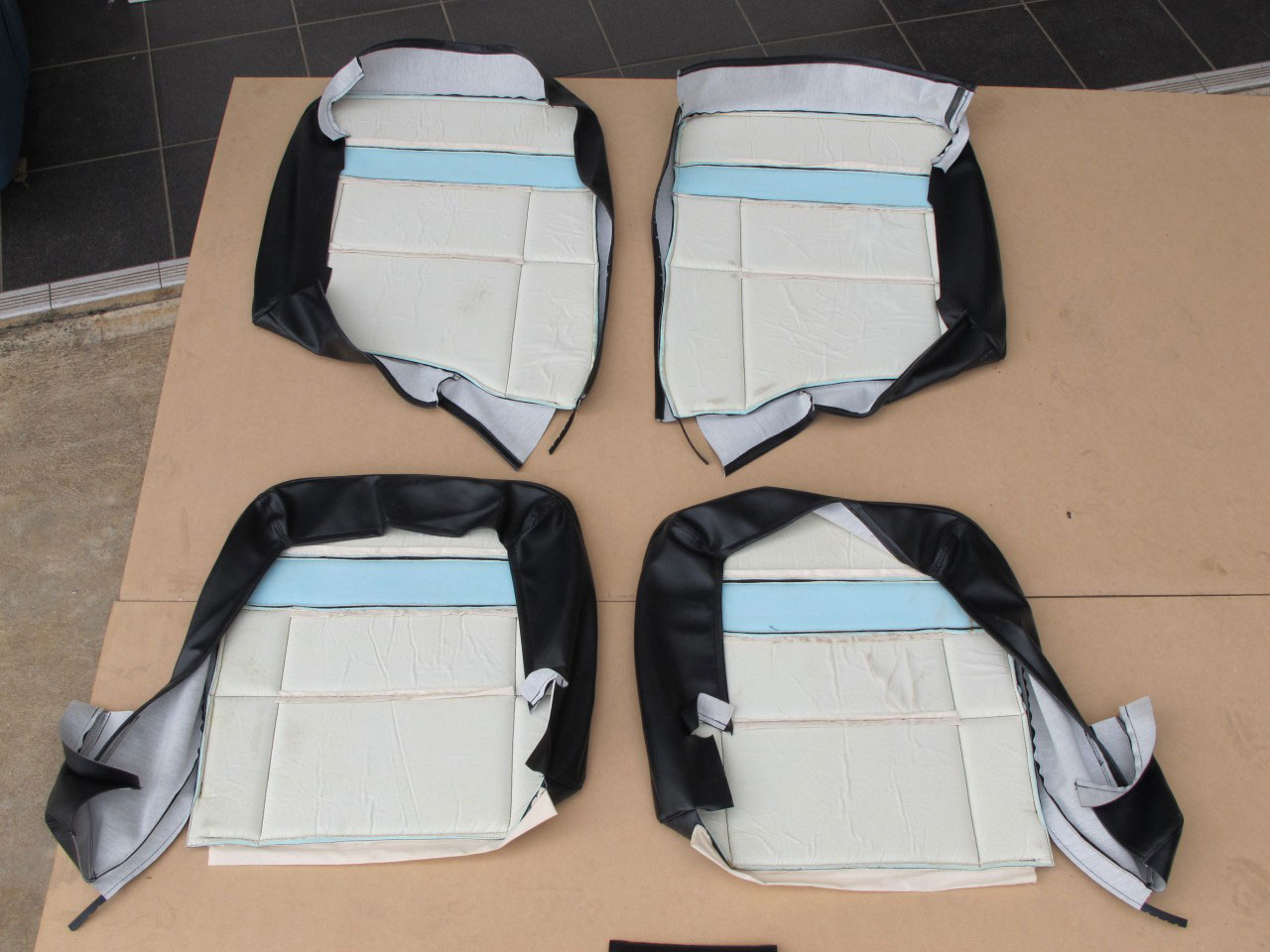 Holden Premier HT Premier Sedan 10R Black Seat Covers (Image 7 of 10)