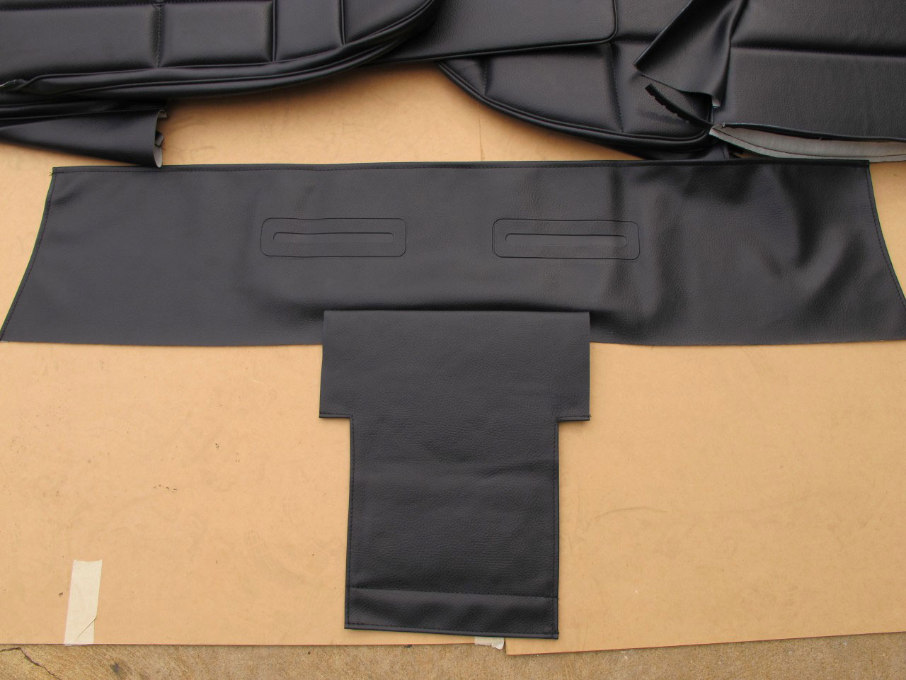 Holden Premier HT Premier Sedan 10R Black Seat Covers (Image 10 of 10)